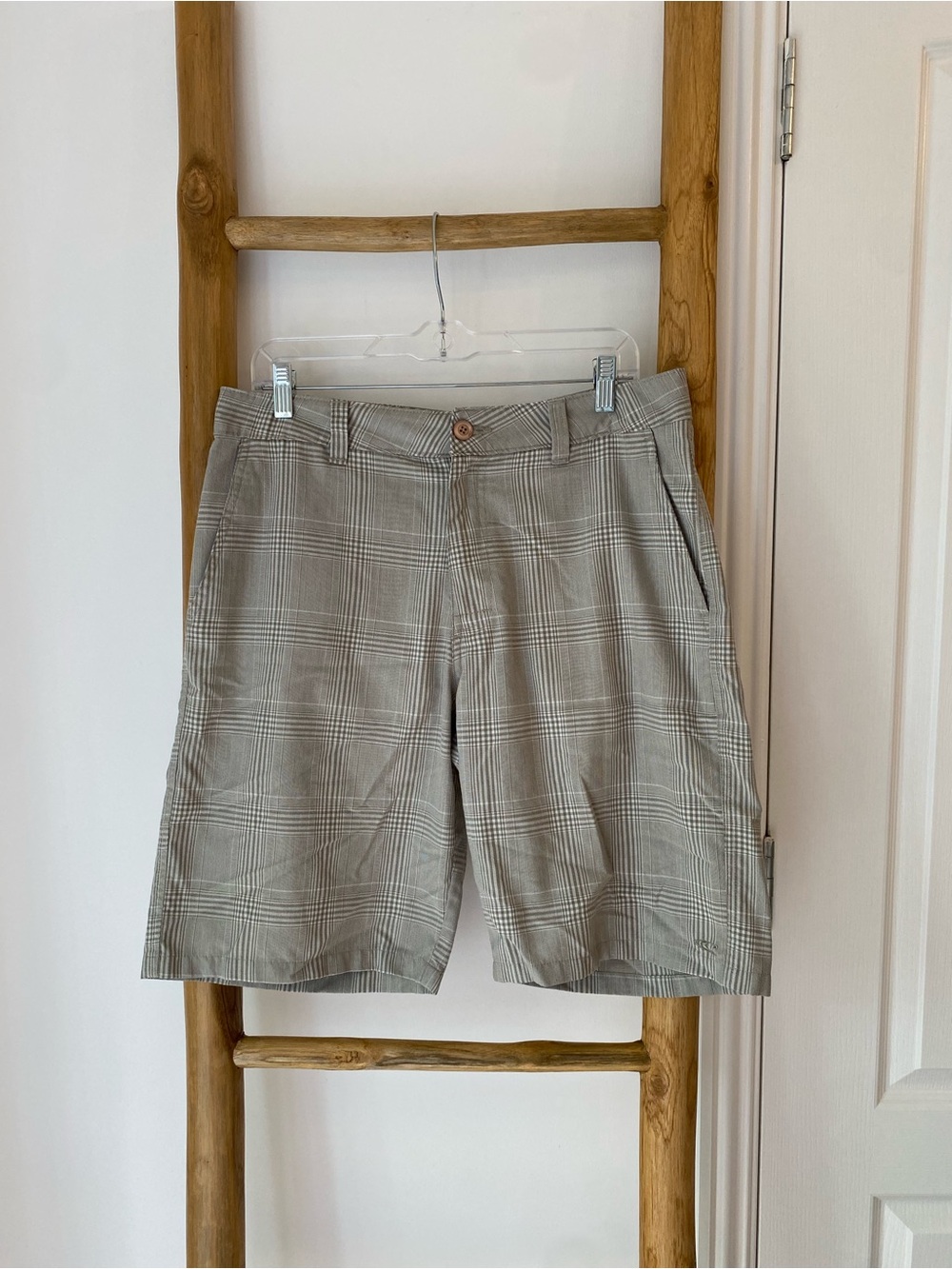 O’Neill Shorts Mens Sz 33 Taupe Ivory Plaid Bermuda Chino Flat-Front Summer